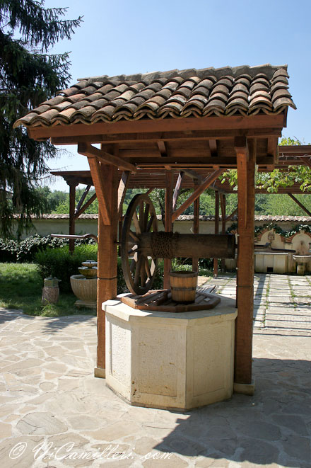 Болгария. Басарбовский скальный монастырь