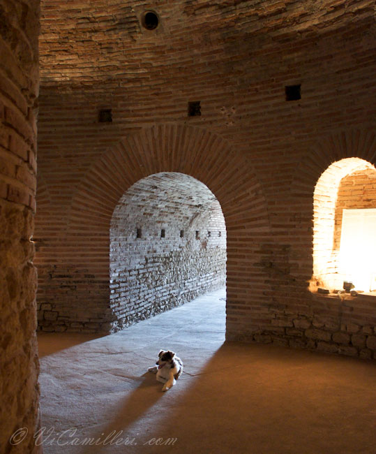 Болгария, Поморие. Тракийская гробница, погребальная камера