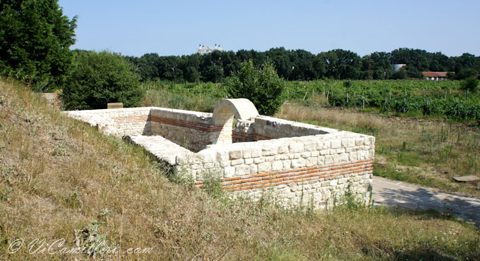 Болгария, Поморие. Тракийская гробница