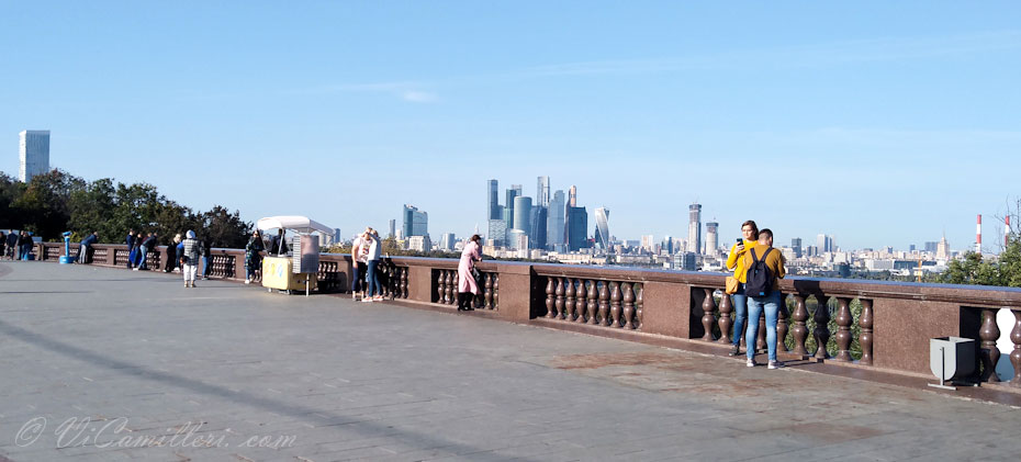 Москва. Смотровая площадка на Воробьевых горах