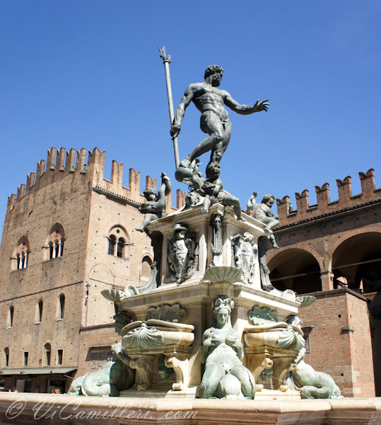 Италия, Болонья. Фонтан Нептун