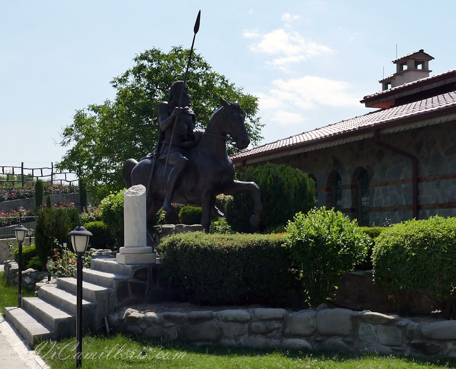 Болгария. Долина роз. Комплекс Дамасцена