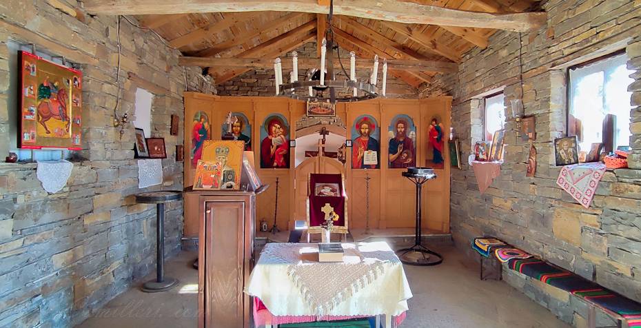 Болгария, храм в деревне Эмона