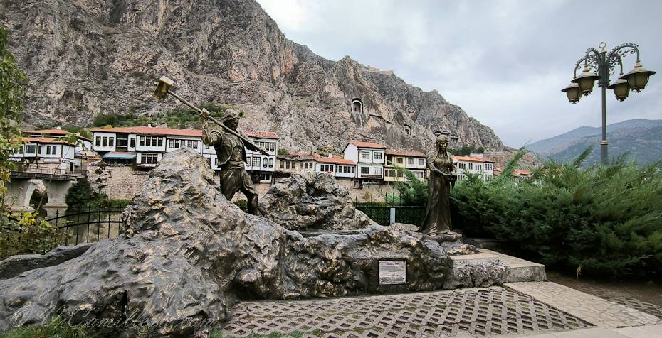 Турция, Амасья. Памятник Ферхаду и Ширин