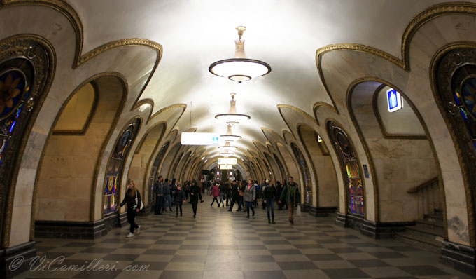 Станция метро Новослободская