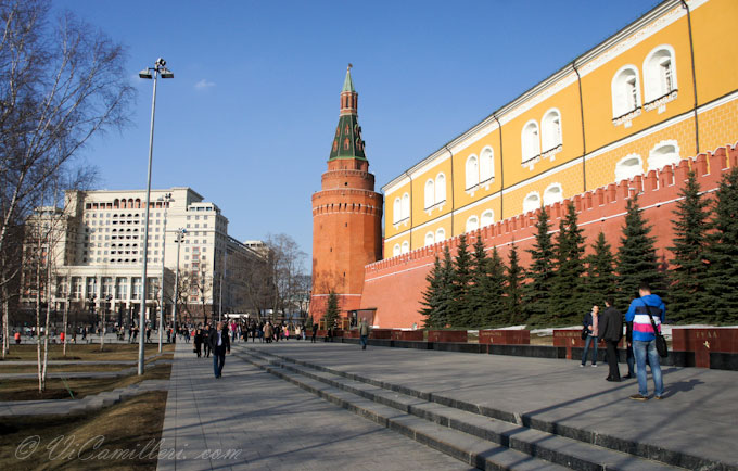 Москва. У Кремлевской стены