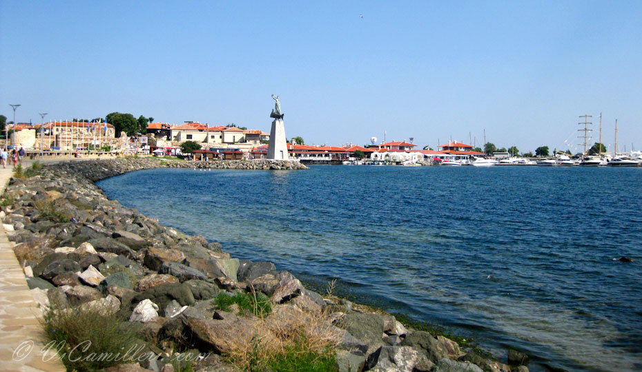 Болгария. Старый Несебр летом
