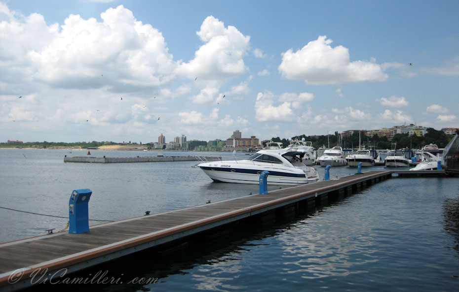 Болгария. Старый Несебр летом