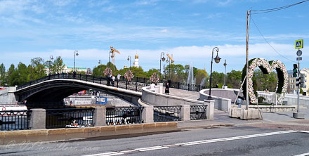 Лужков мост в Москве