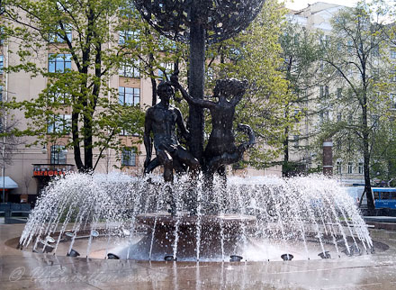 Фонтан "Адам и Ева" в Москве