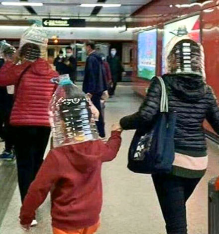 В метро